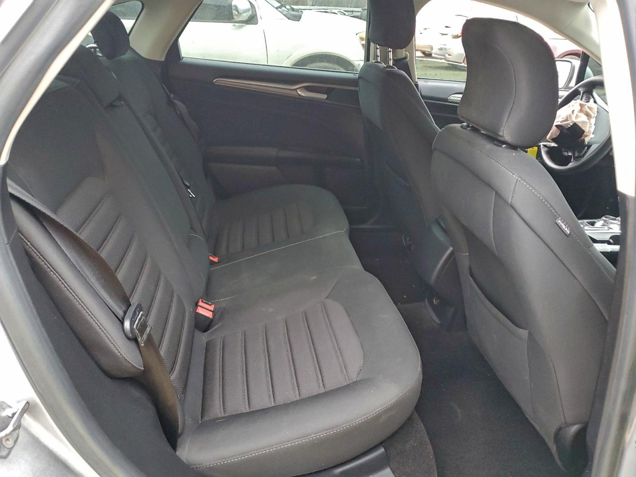 Ford Fusion Se Image 9