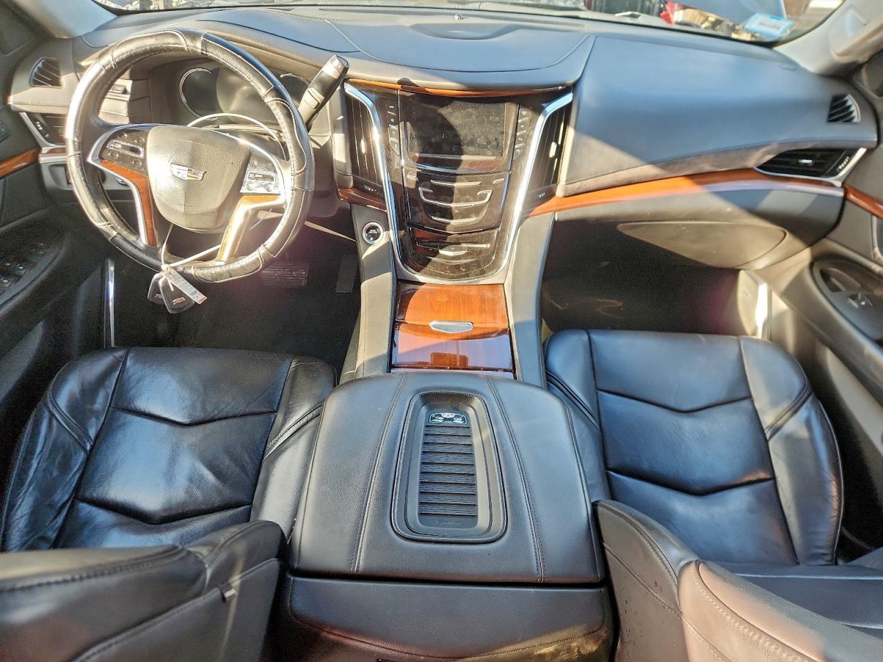 Cadillac Escalade Esv Luxury Image 3