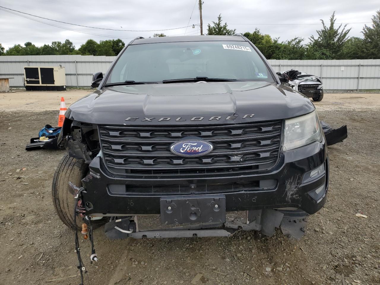 Ford Explorer Sport Image 2