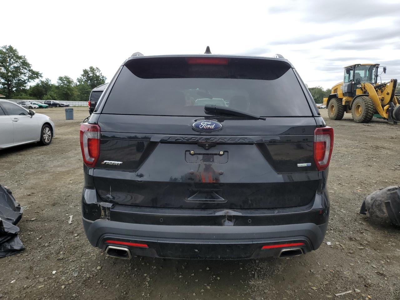 Ford Explorer Sport Image 9