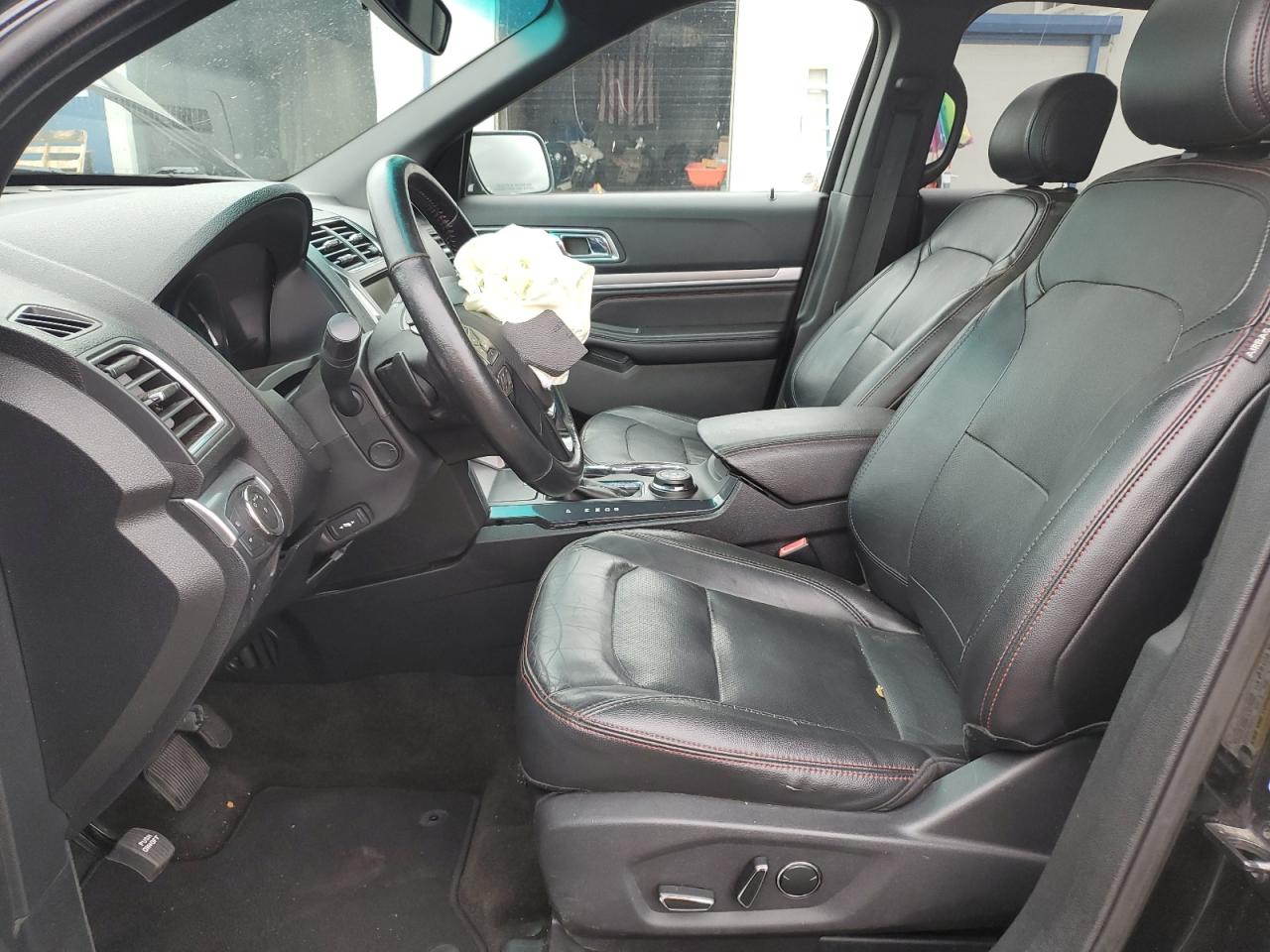 Ford Explorer Sport Image 7