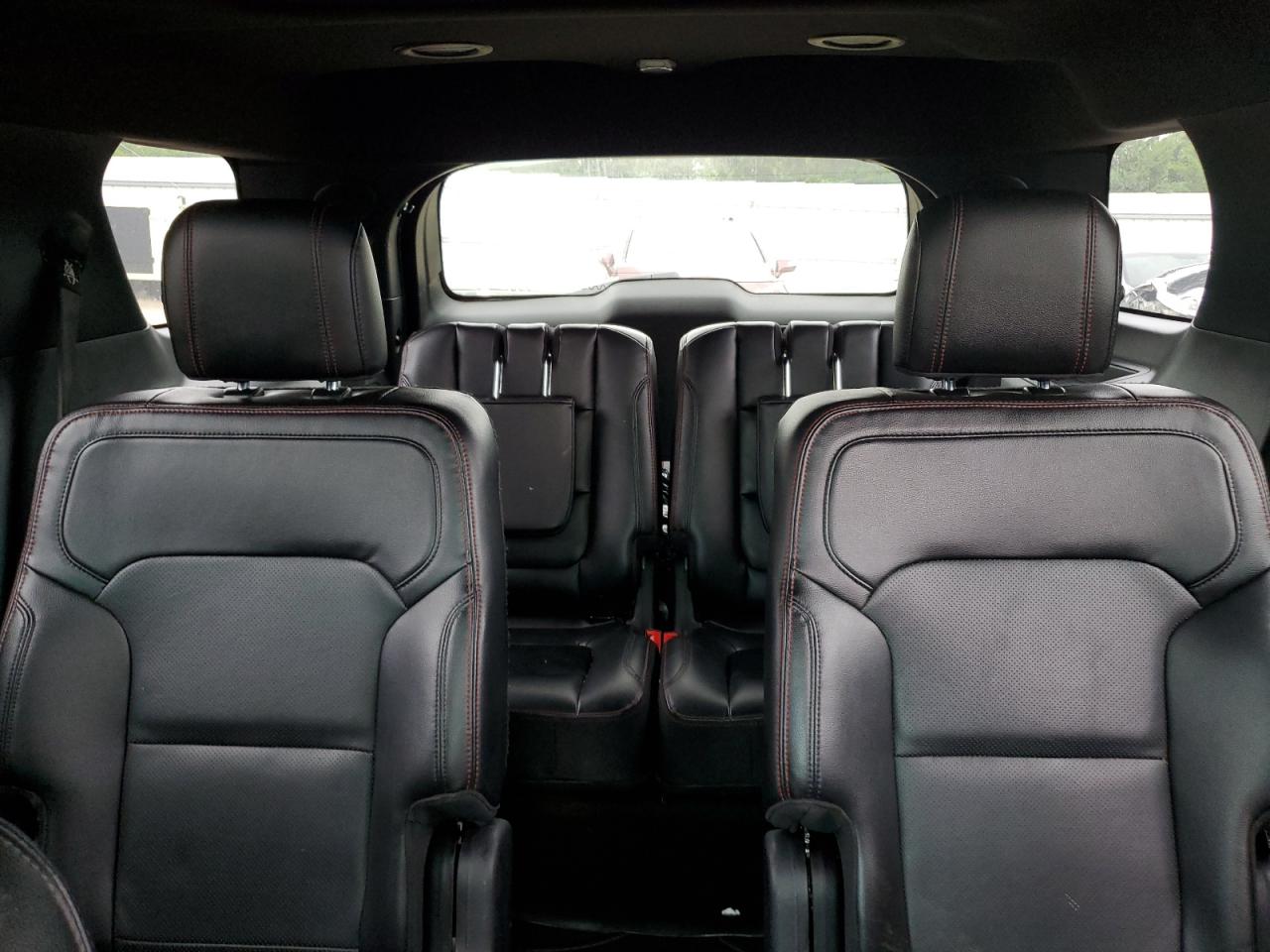 Ford Explorer Sport Image 10