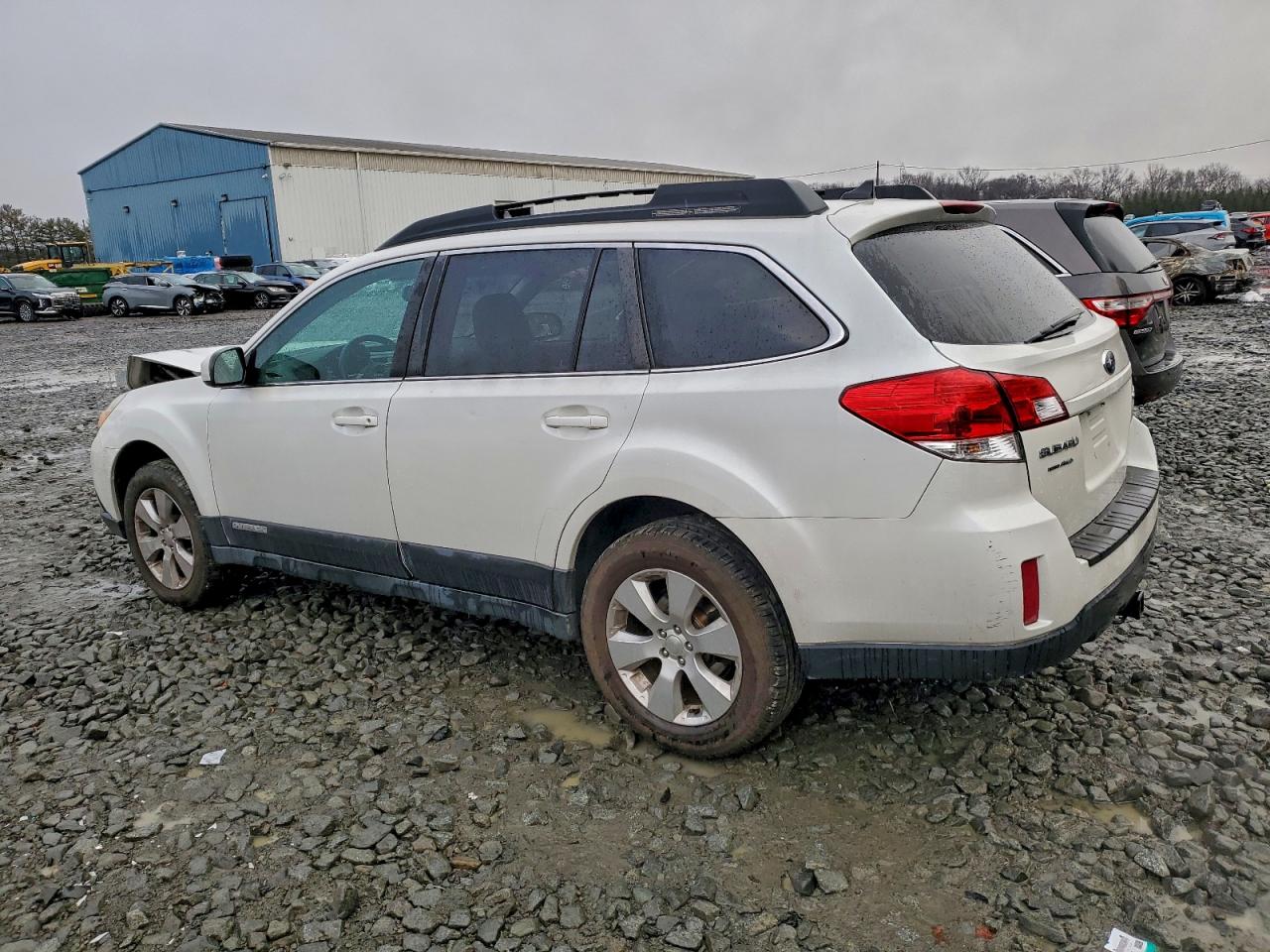 Subaru Outback 2.5i Limited Image 2