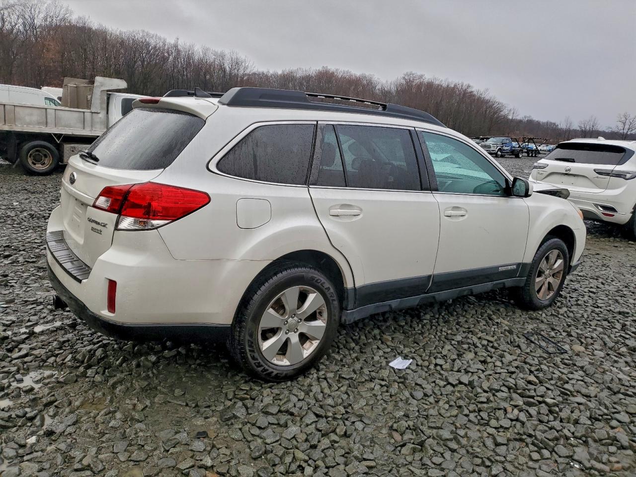 Subaru Outback 2.5i Limited Image 3