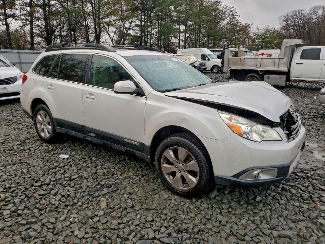 Subaru Outback 2.5i Limited Image 11