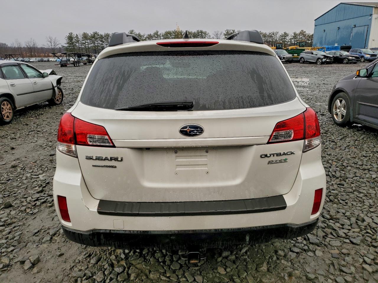 Subaru Outback 2.5i Limited Image 4