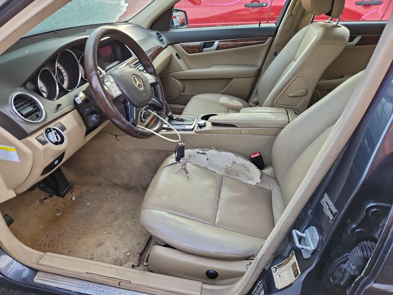 Mercedes-Benz C-Class 300 4matic Image 12