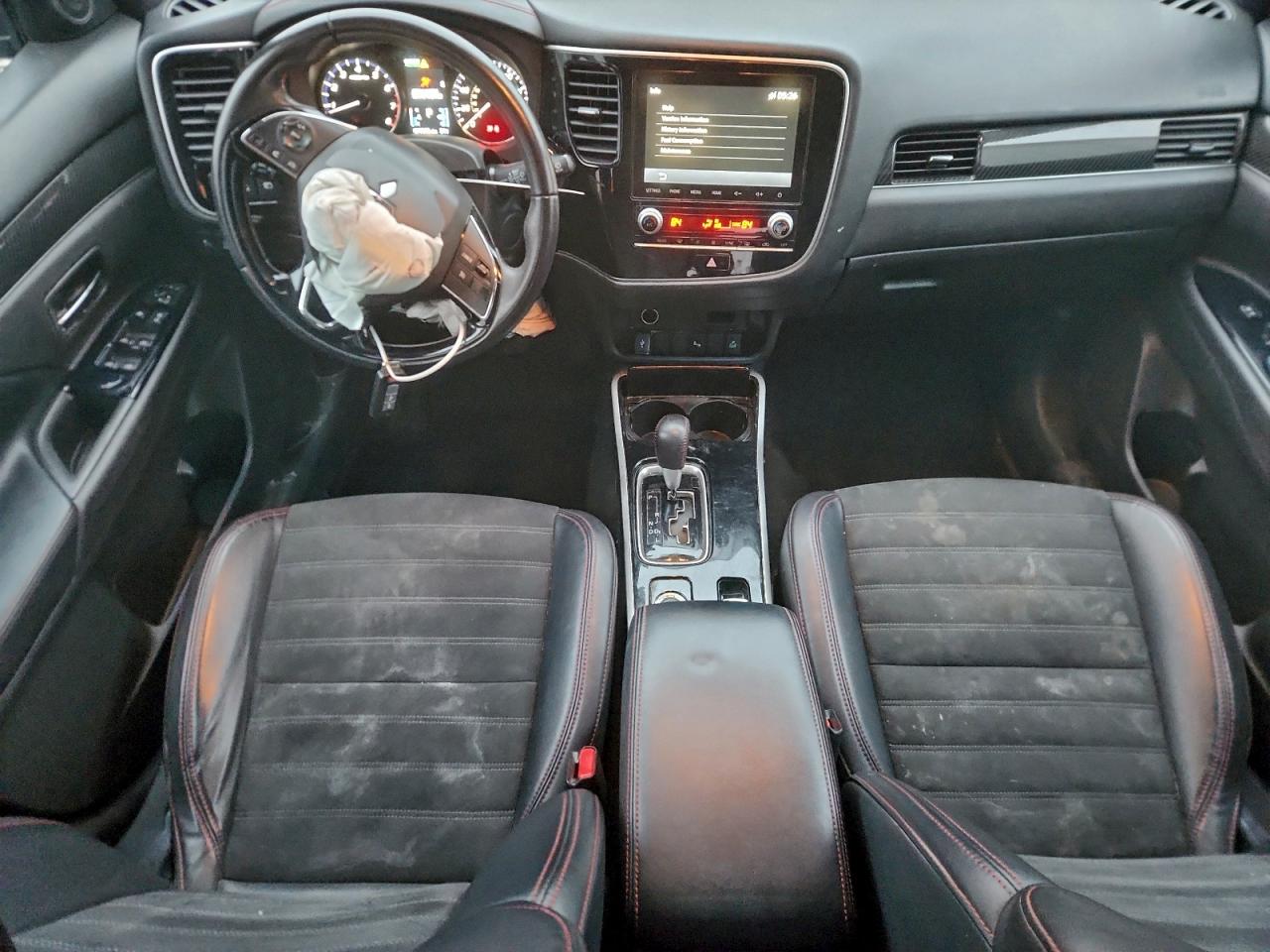 Mitsubishi Outlander Se Image 8