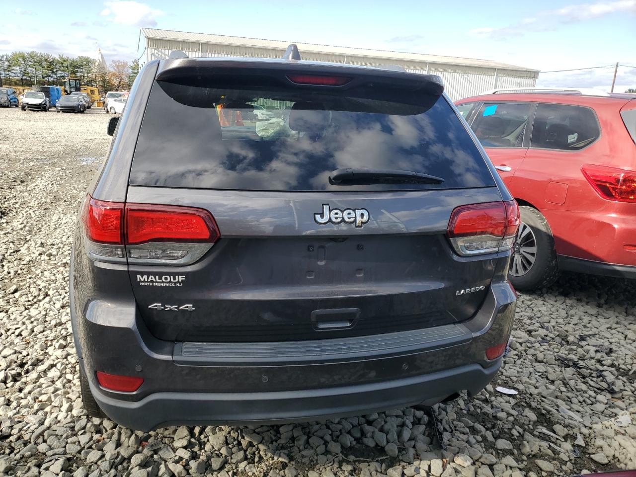 Jeep Grand Cherokee Laredo Image 11