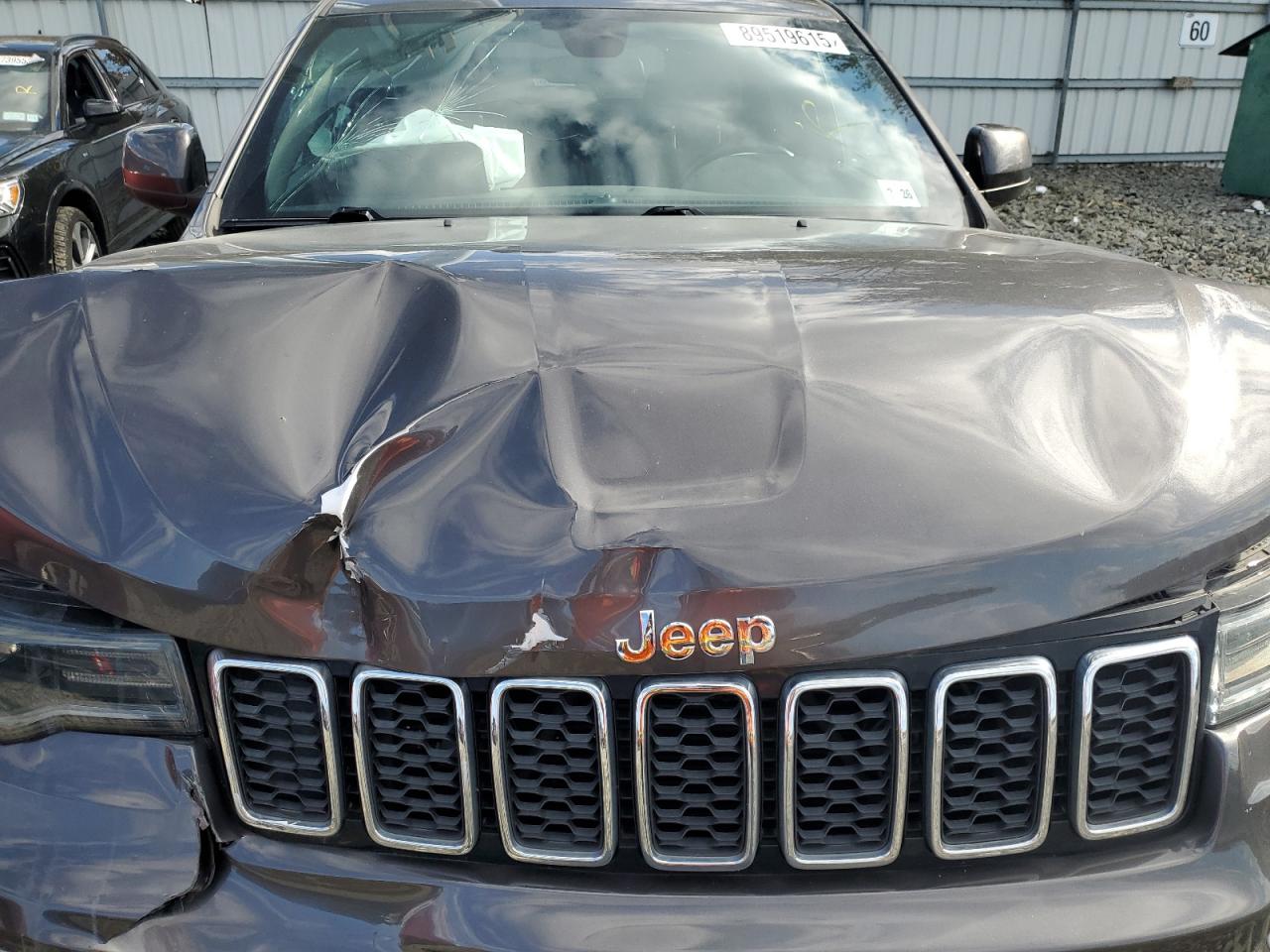 Jeep Grand Cherokee Laredo Image 12