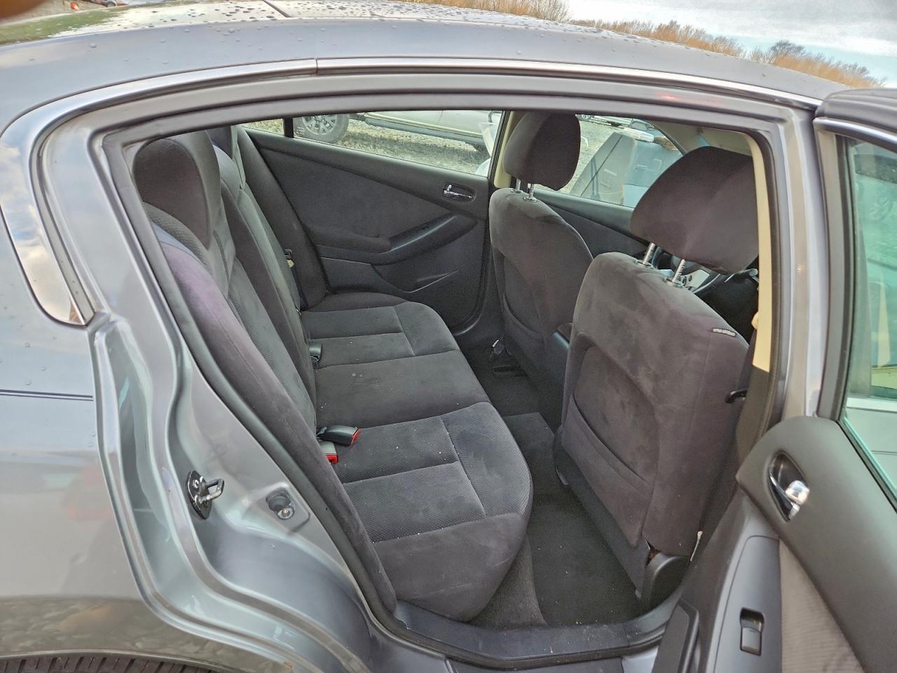 Nissan Altima 2.5 Image 12