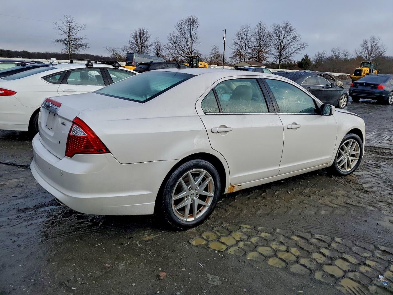 Ford Fusion Sel Image 3