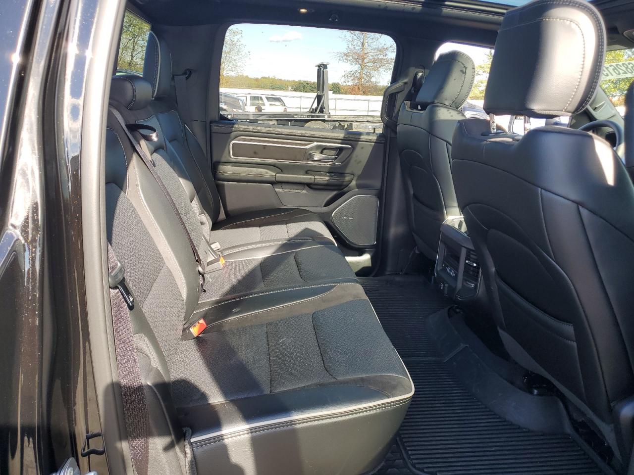 Ram 1500 Laramie Image 5