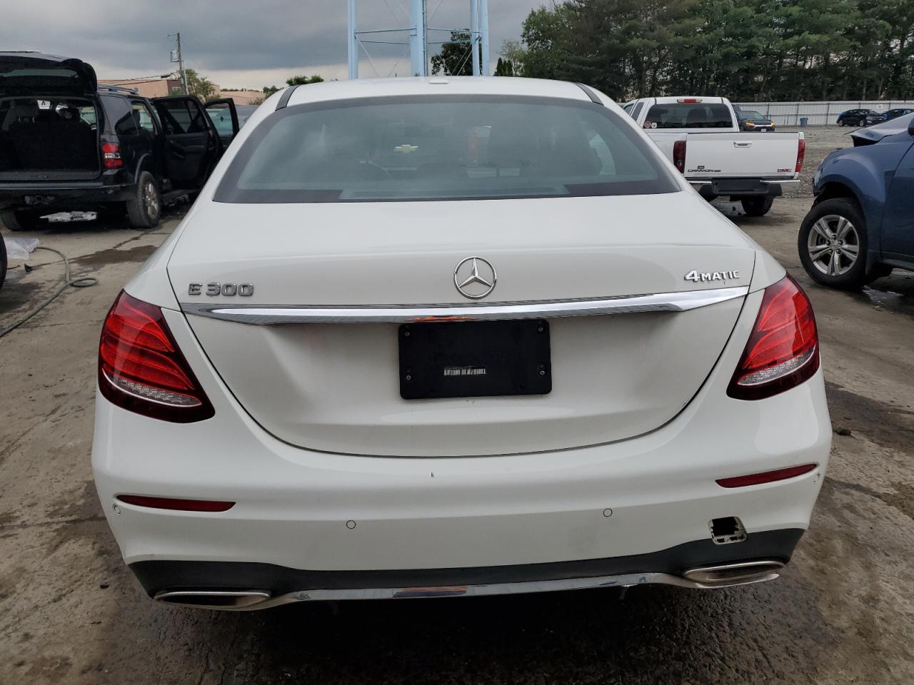 Mercedes-Benz E-Class 300 4matic Image 7