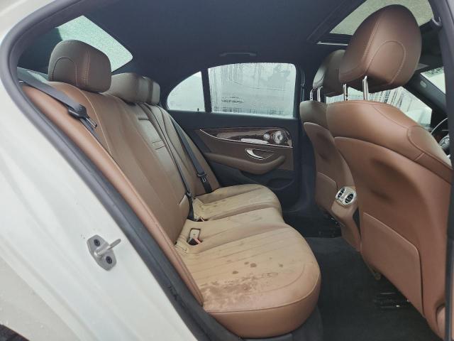 Mercedes-Benz E-Class 300 4matic Image 13