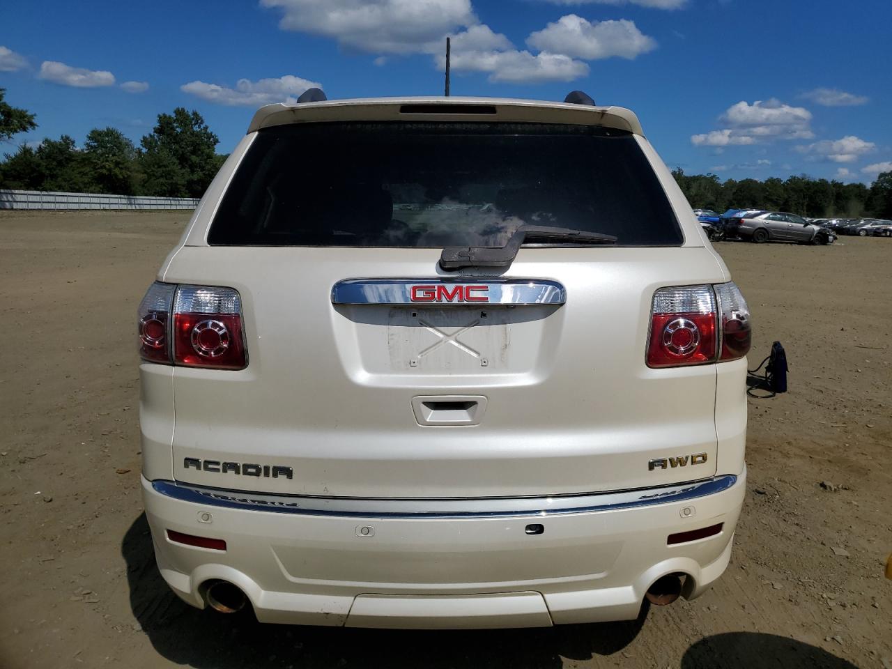 GMC Acadia Denali Image 10