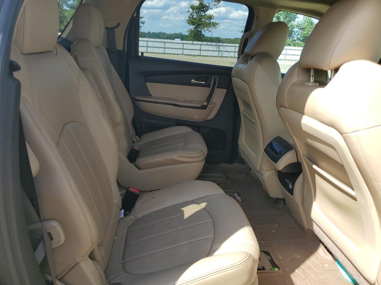 GMC Acadia Denali Image 11