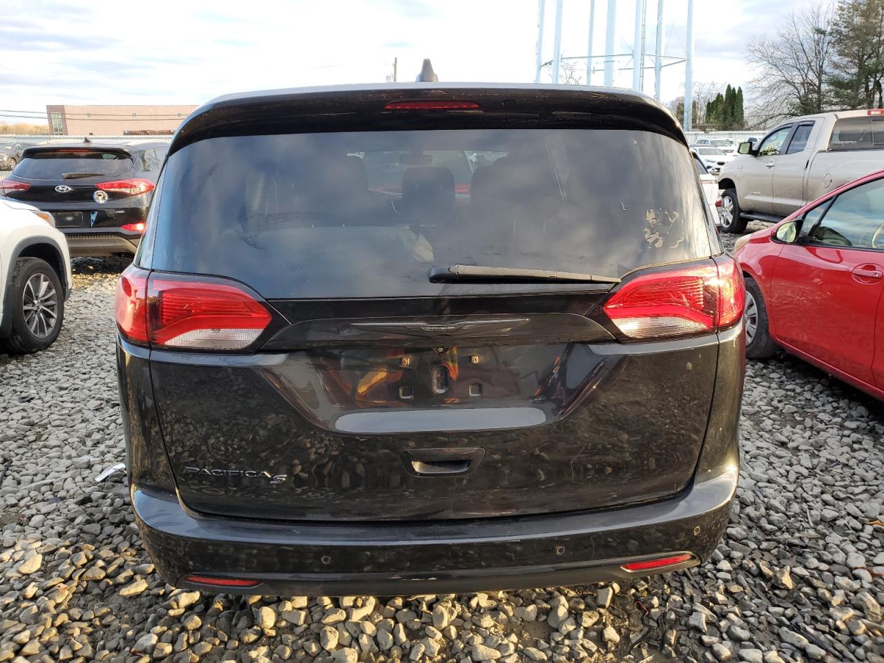 Chrysler Pacifica Touring Image 13