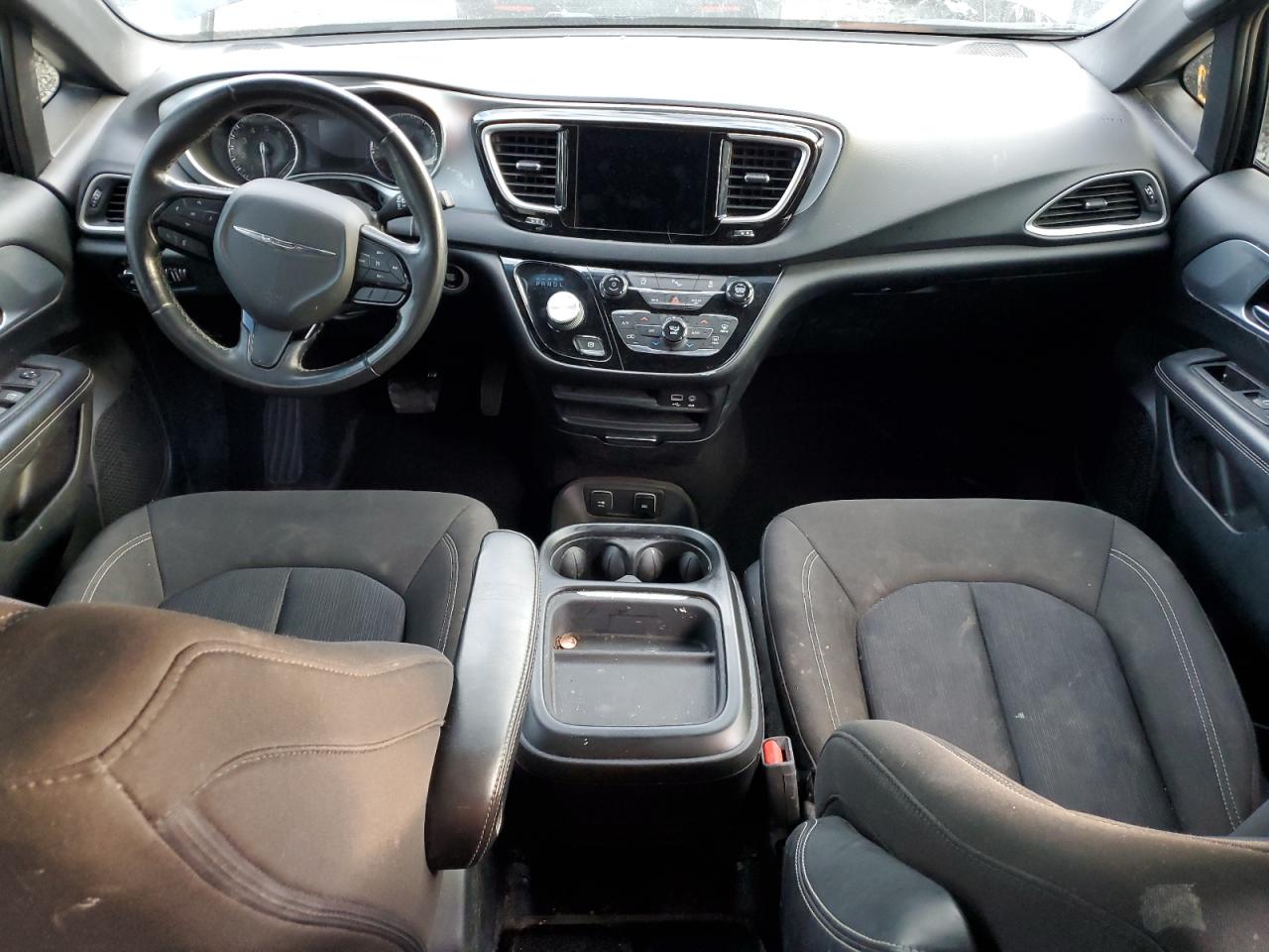 Chrysler Pacifica Touring Image 7