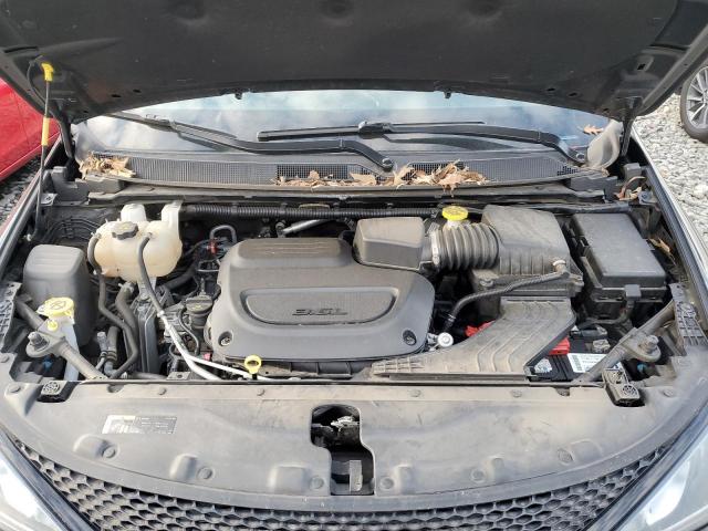 Chrysler Pacifica Touring Image 12