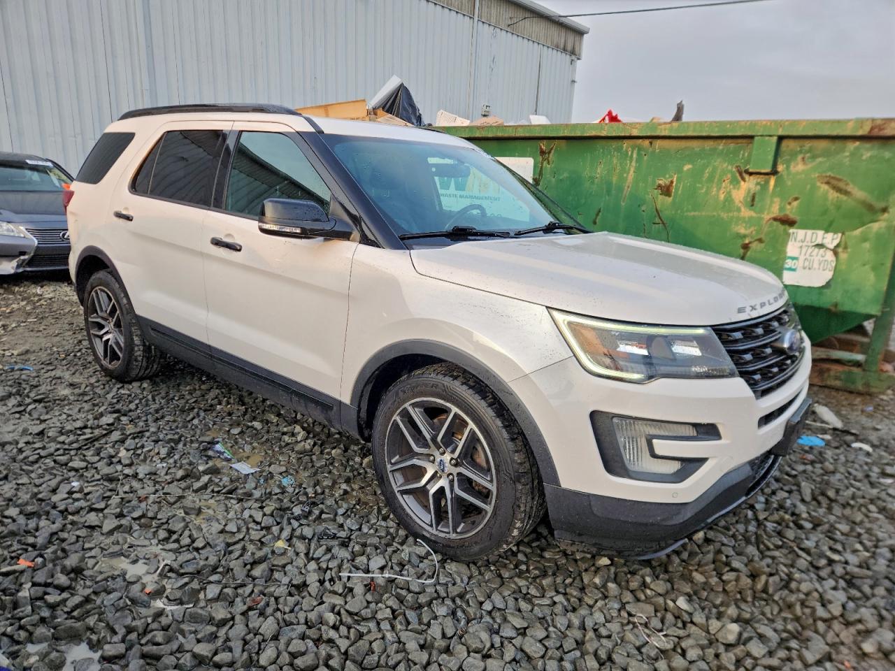 Ford Explorer Sport Image 3