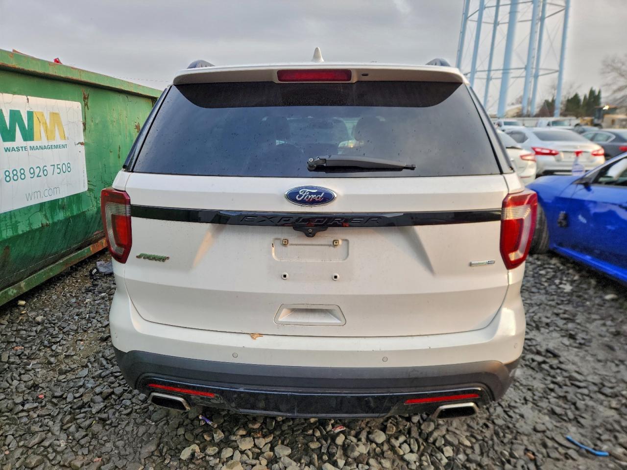 Ford Explorer Sport Image 2