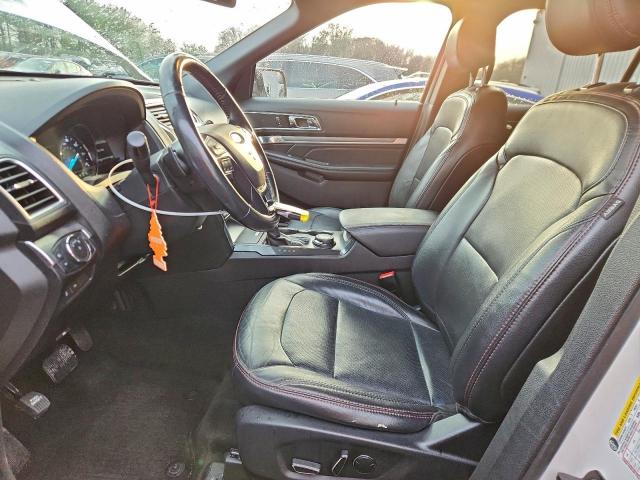 Ford Explorer Sport Image 7