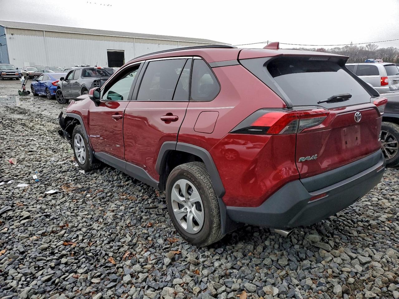 Toyota RAV4 Le Image 2