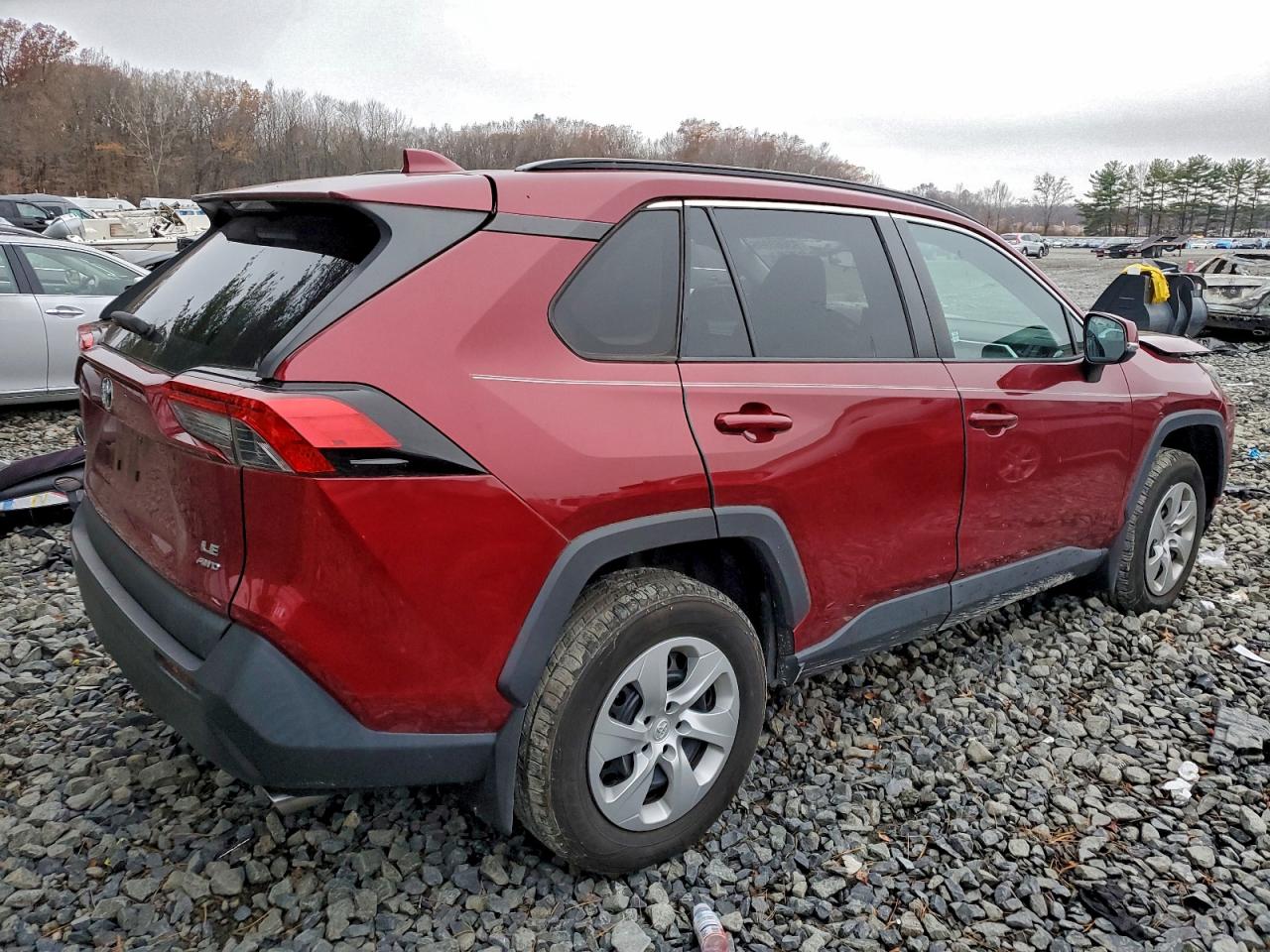 Toyota RAV4 Le Image 5