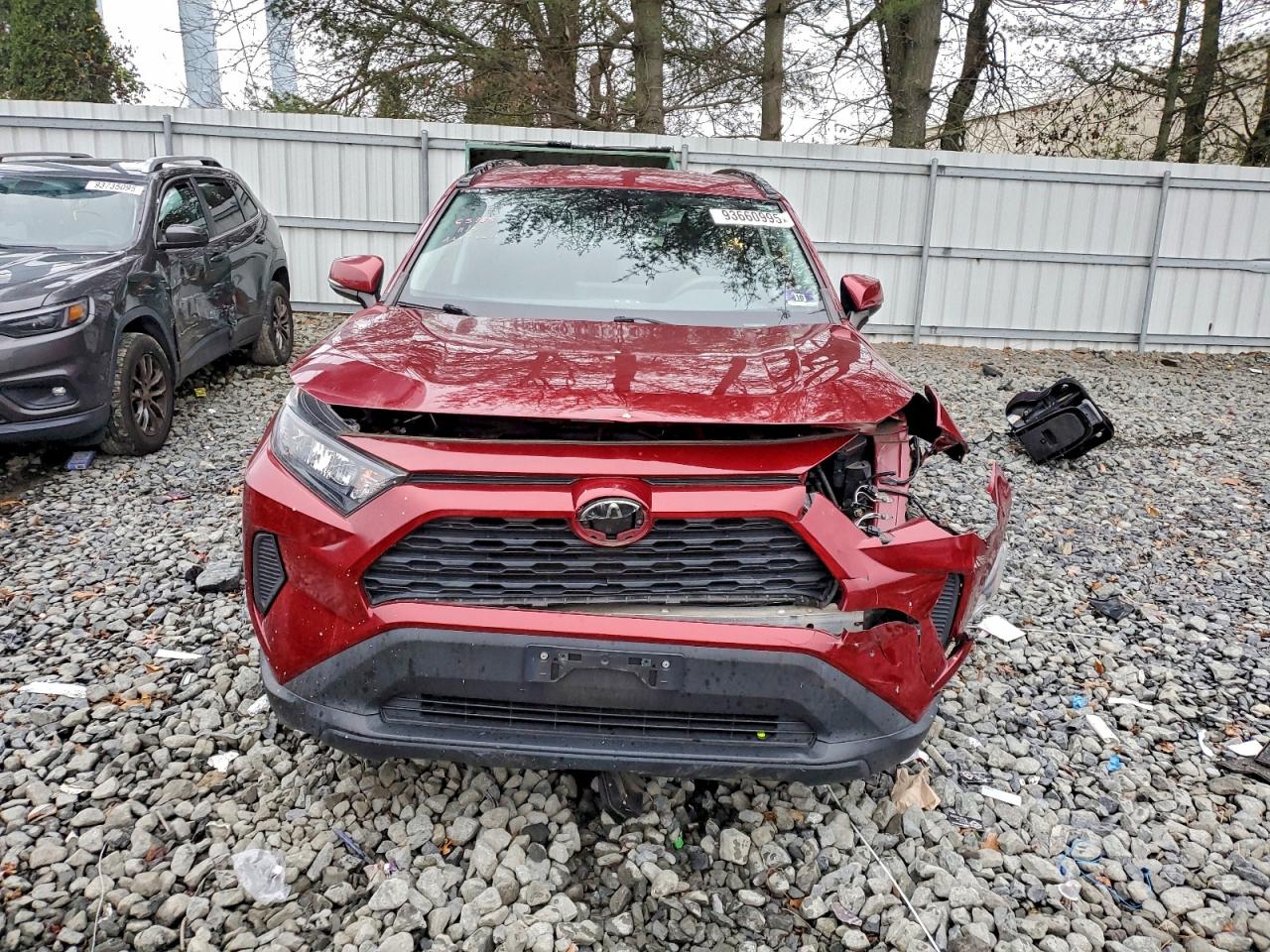 Toyota RAV4 Le Image 13