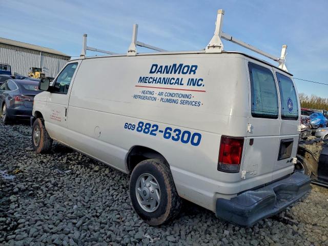 Ford Econoline E250 Van Image 3