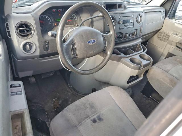 Ford Econoline E250 Van Image 8