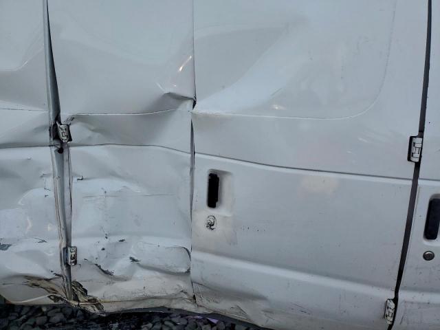 Ford Econoline E250 Van Image 9