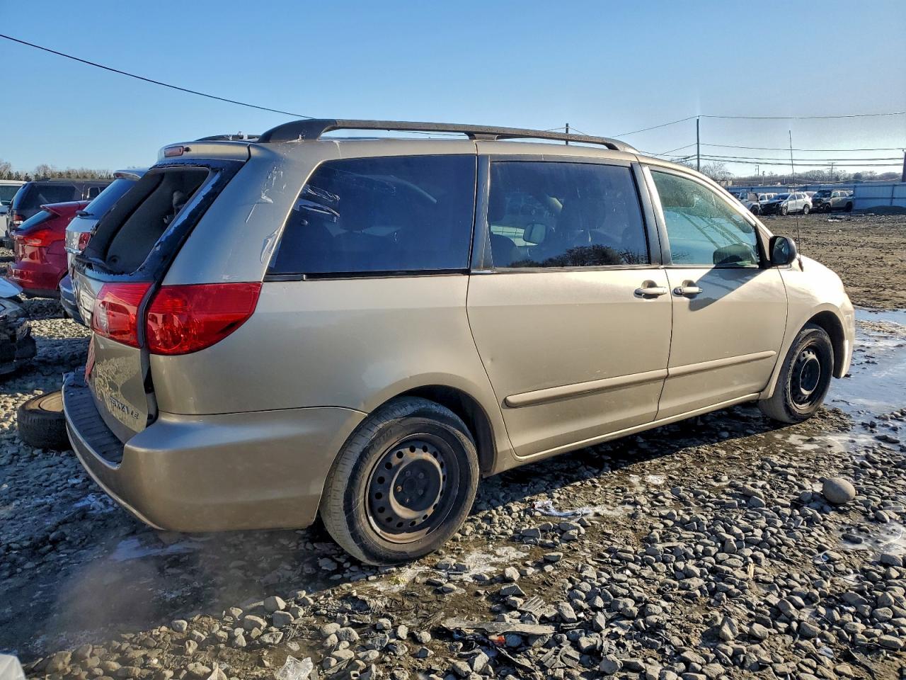Toyota Sienna Ce Image 9