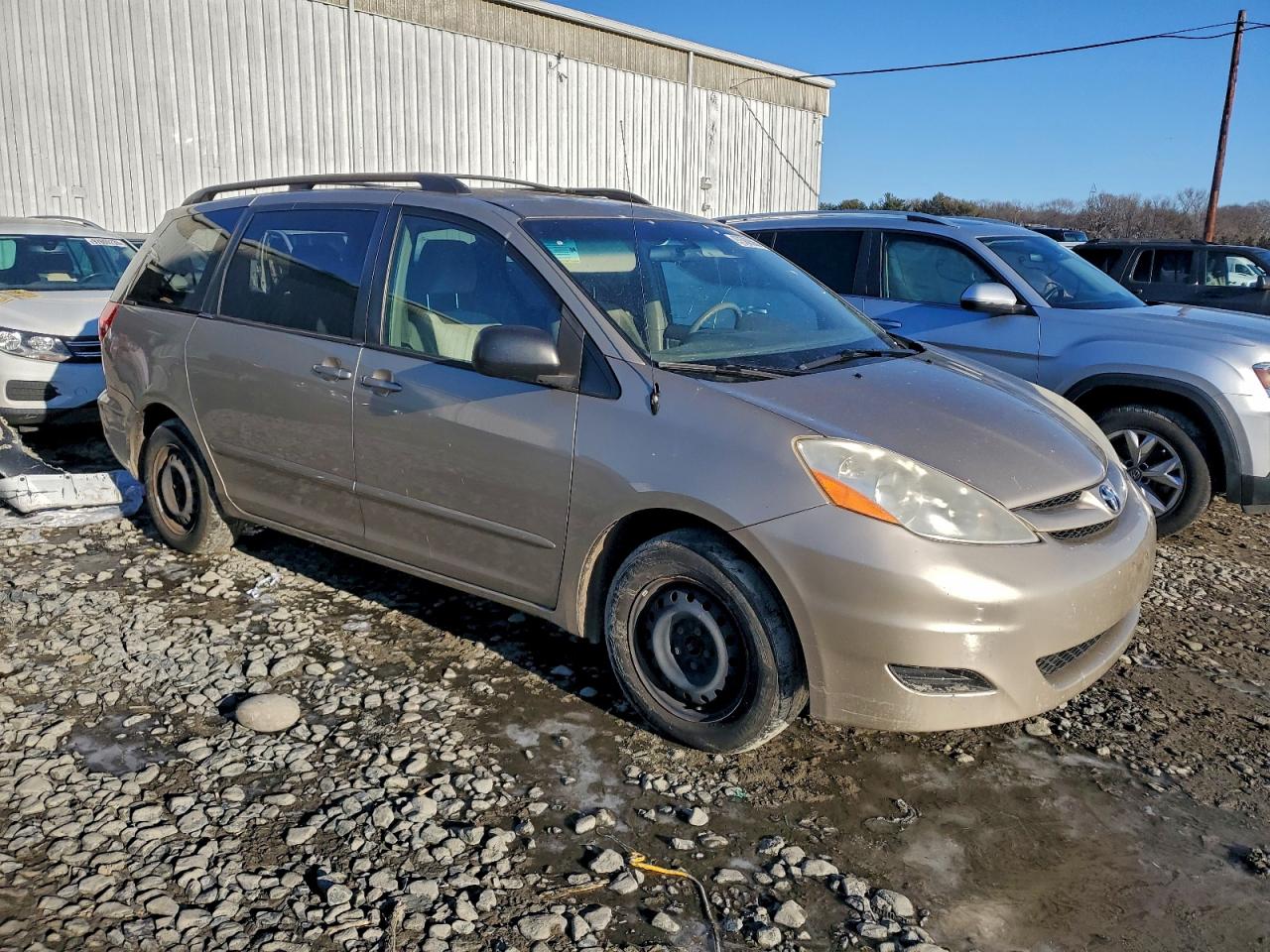 Toyota Sienna Ce Image 10