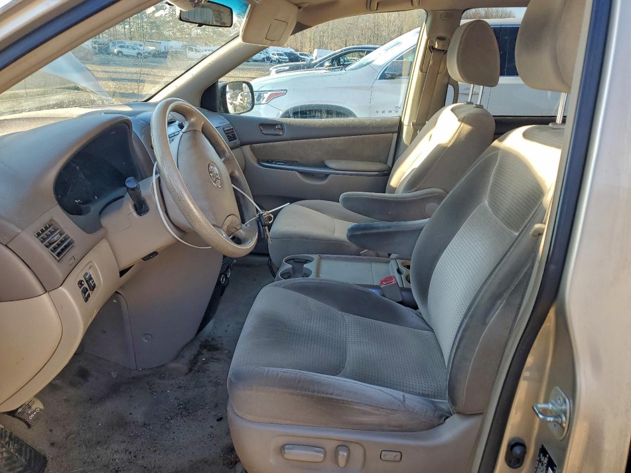 Toyota Sienna Ce Image 7