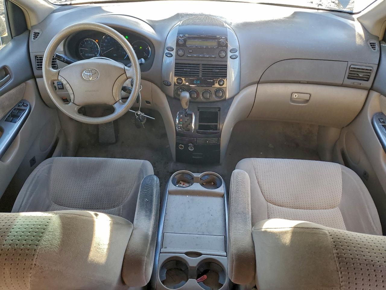 Toyota Sienna Ce Image 11