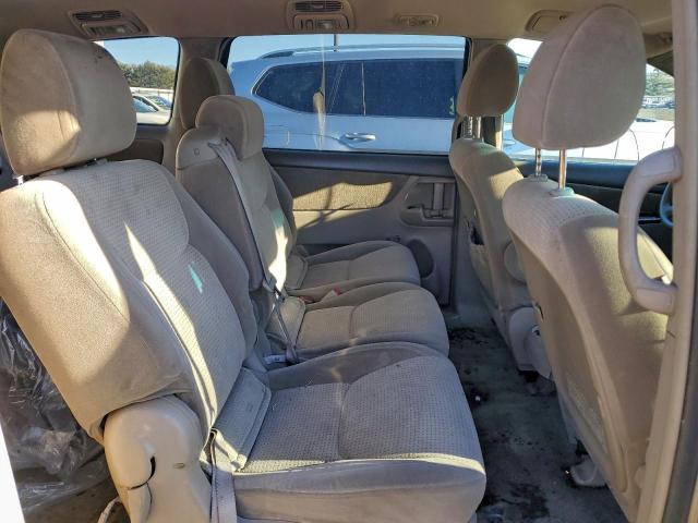 Toyota Sienna Ce Image 8