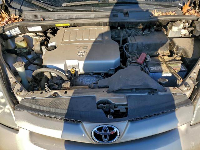 Toyota Sienna Ce Image 3