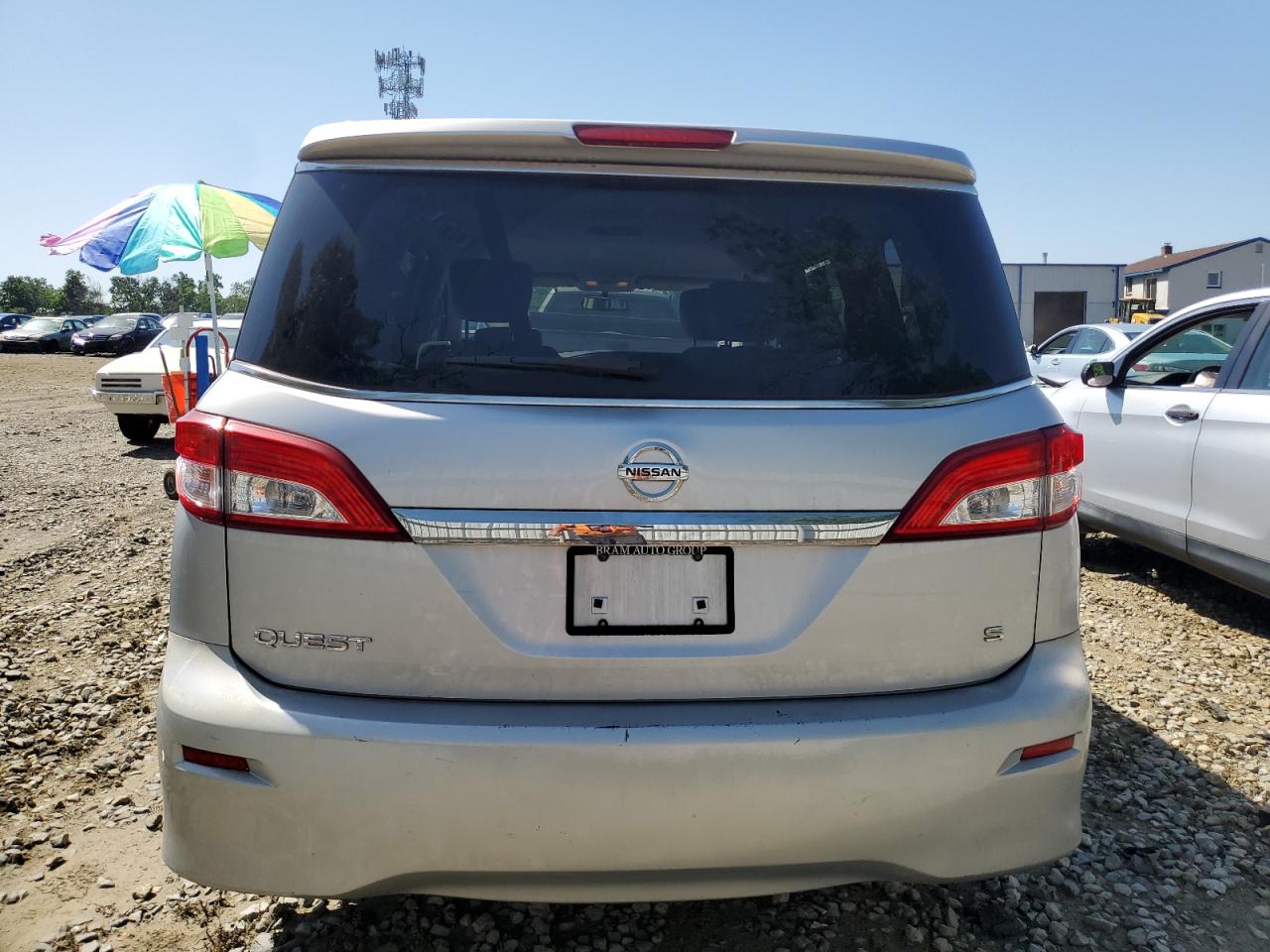 Nissan Quest S Image 4