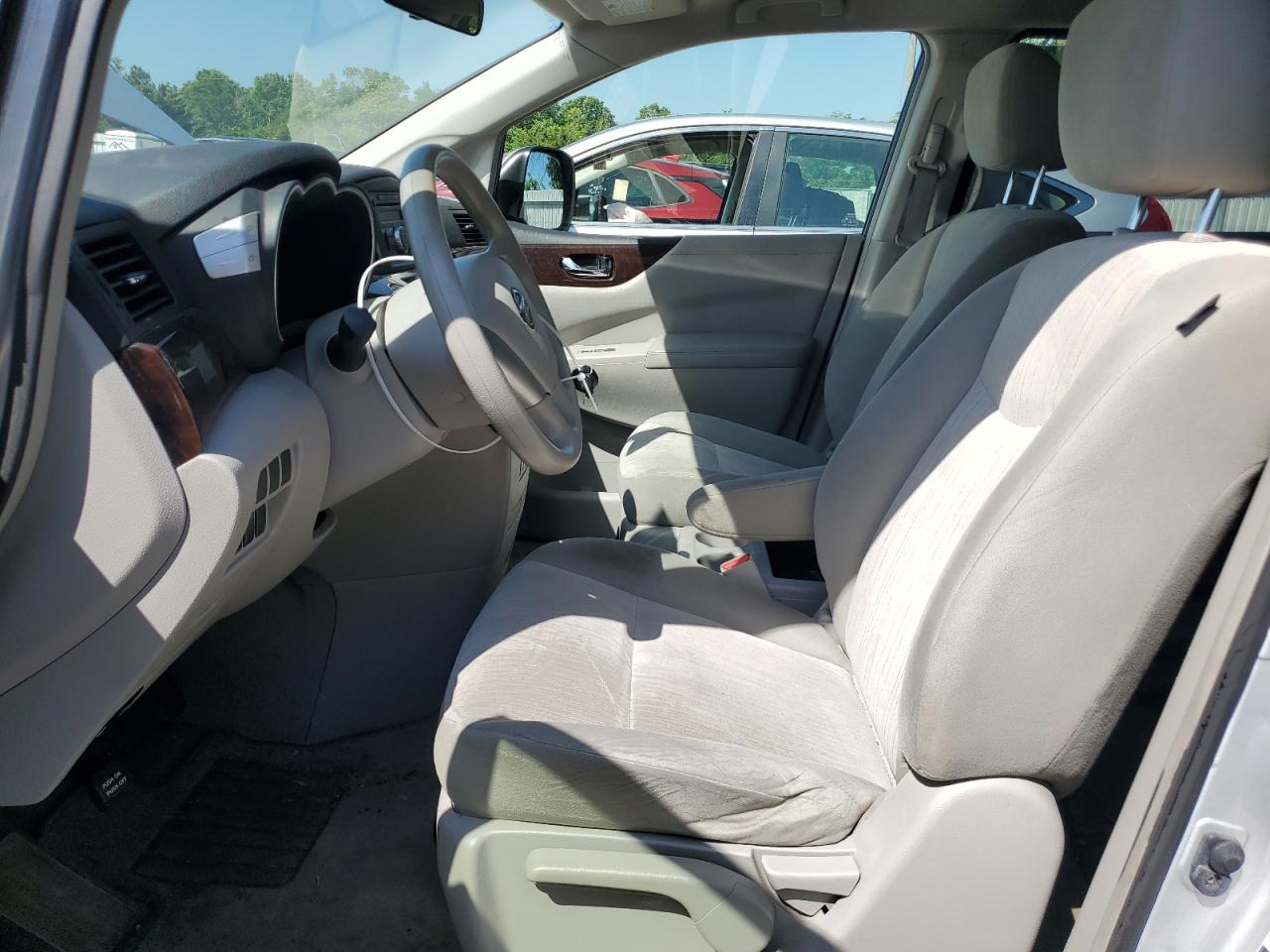 Nissan Quest S Image 2