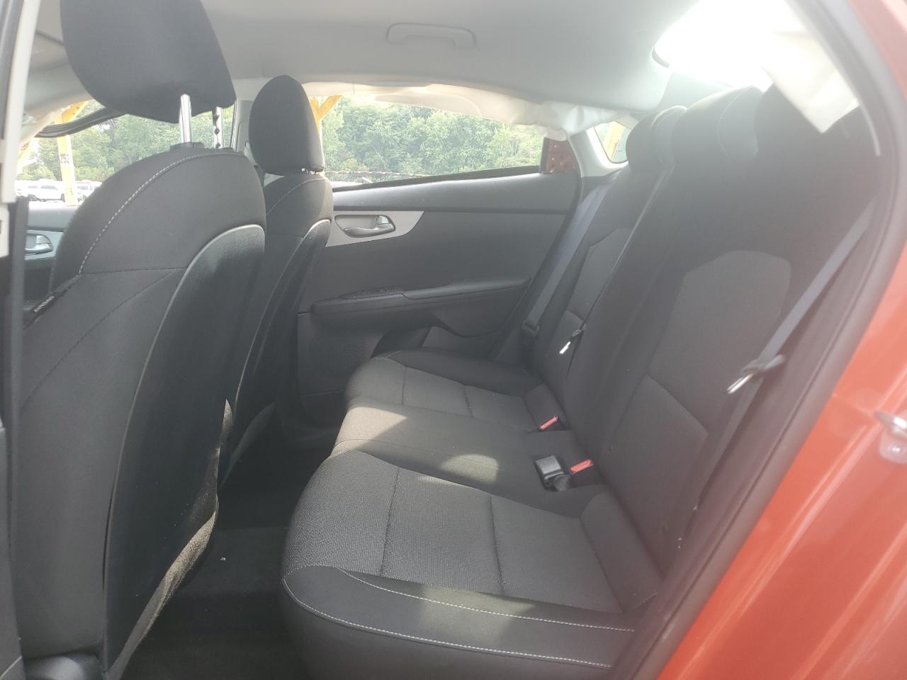 Kia Forte Lx Image 8