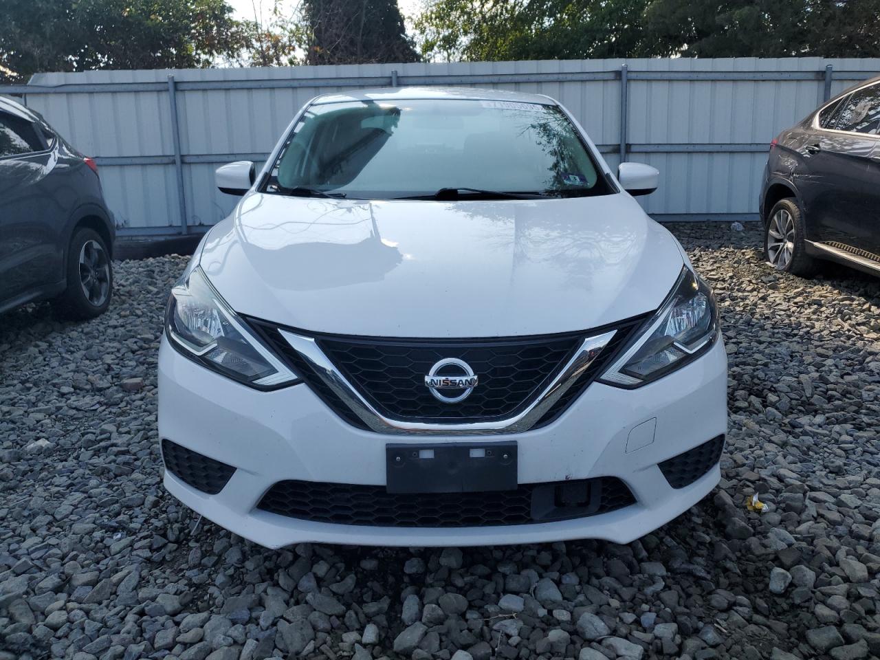 Nissan Sentra S Image 8