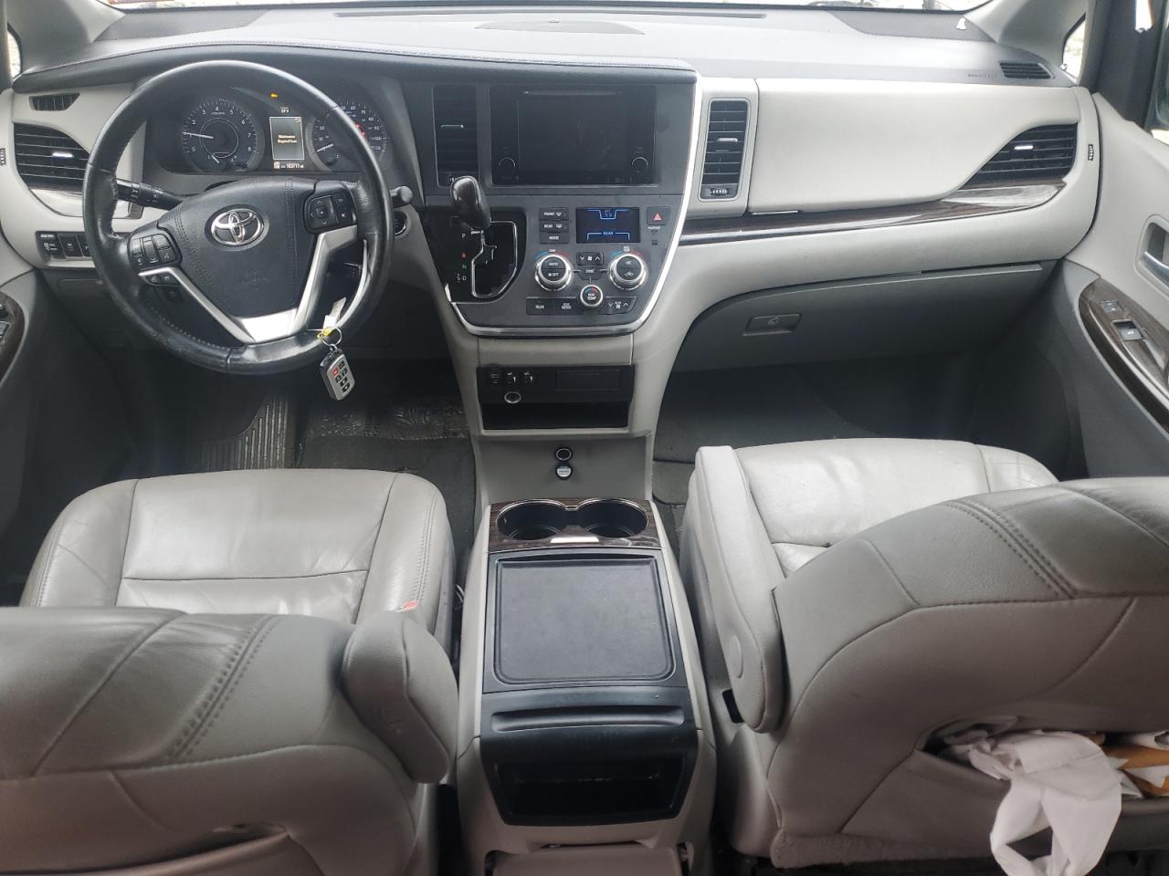 Toyota Sienna Xle Image 5