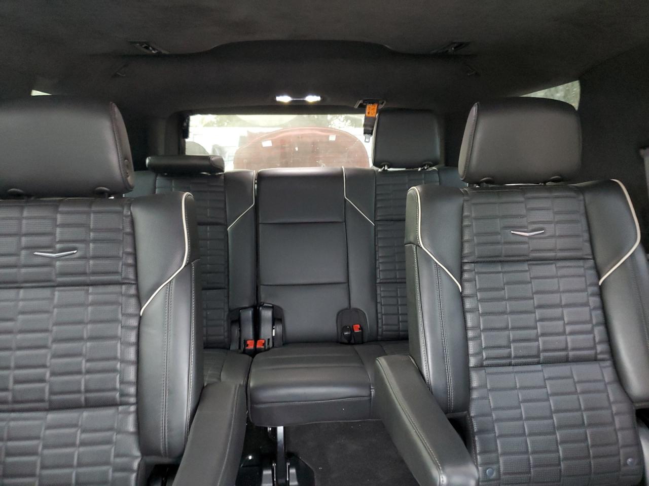 Cadillac Escalade Sport Platinum Image 4