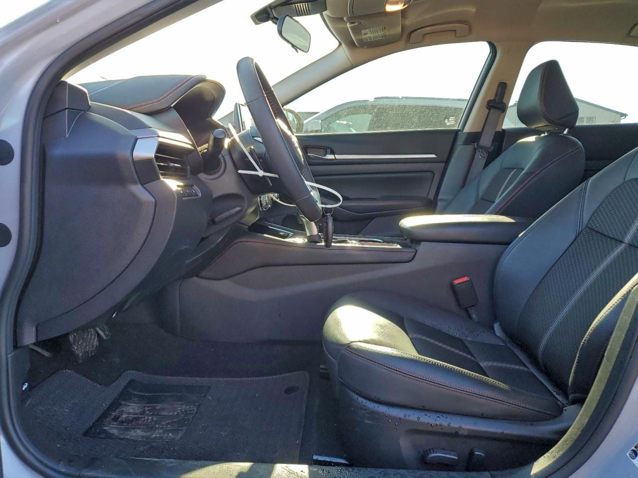 Nissan Altima Sr Image 2