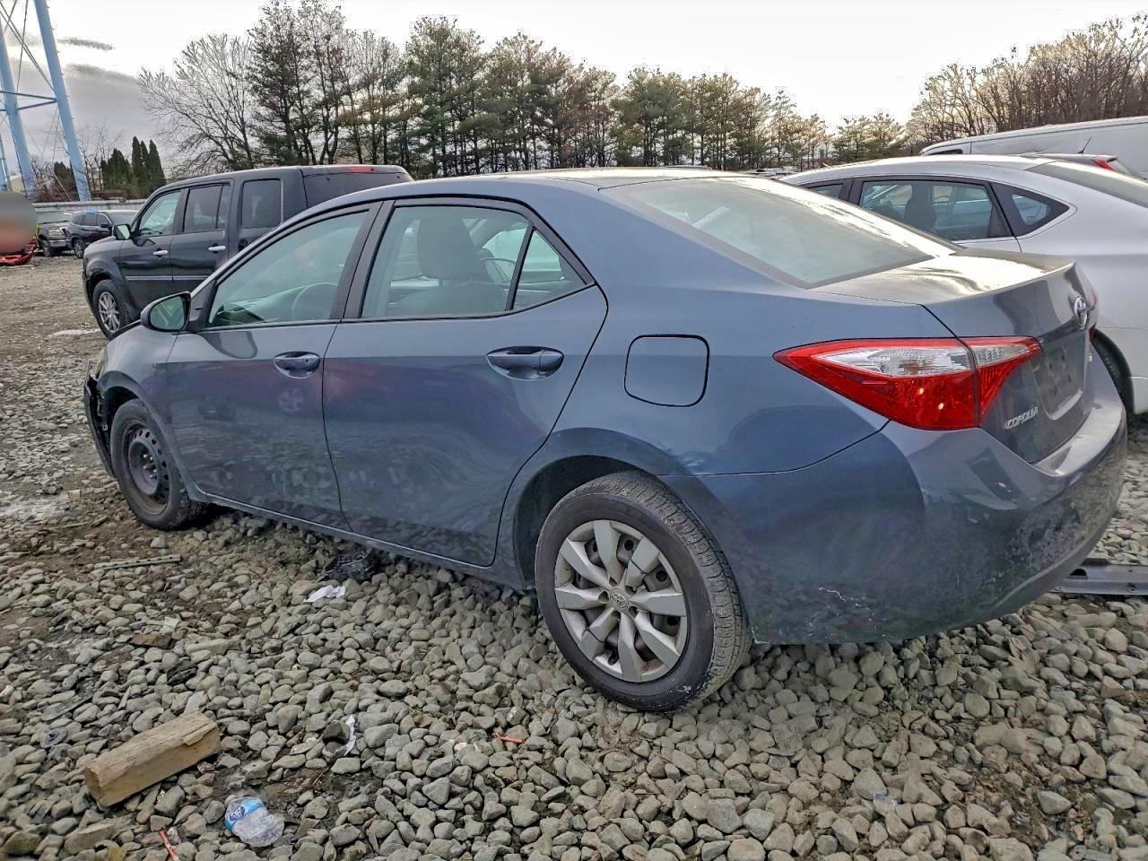 Toyota Corolla L Image 4