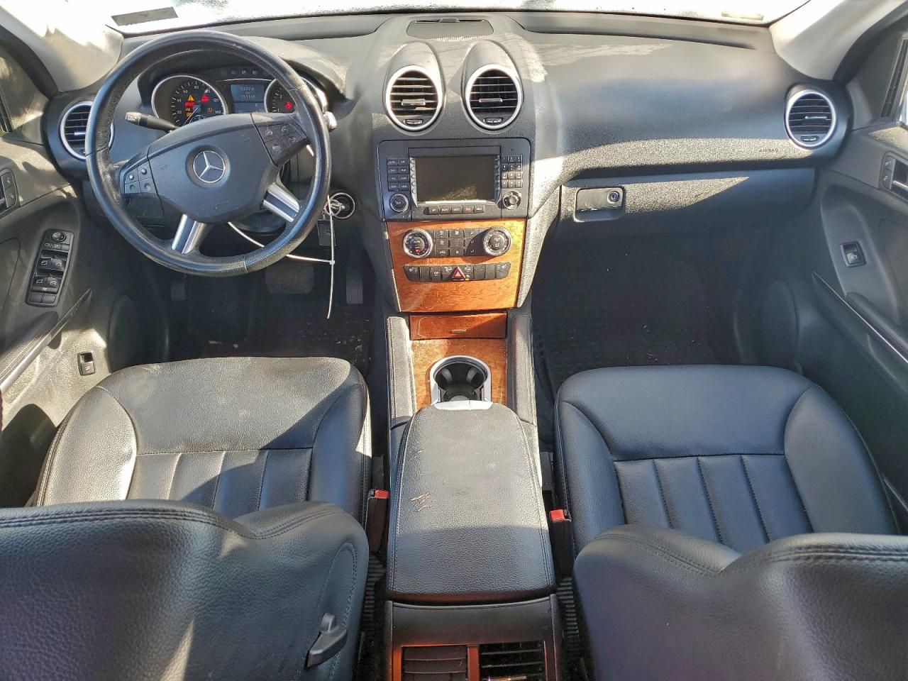 Mercedes-Benz M-Class 350 Image 10