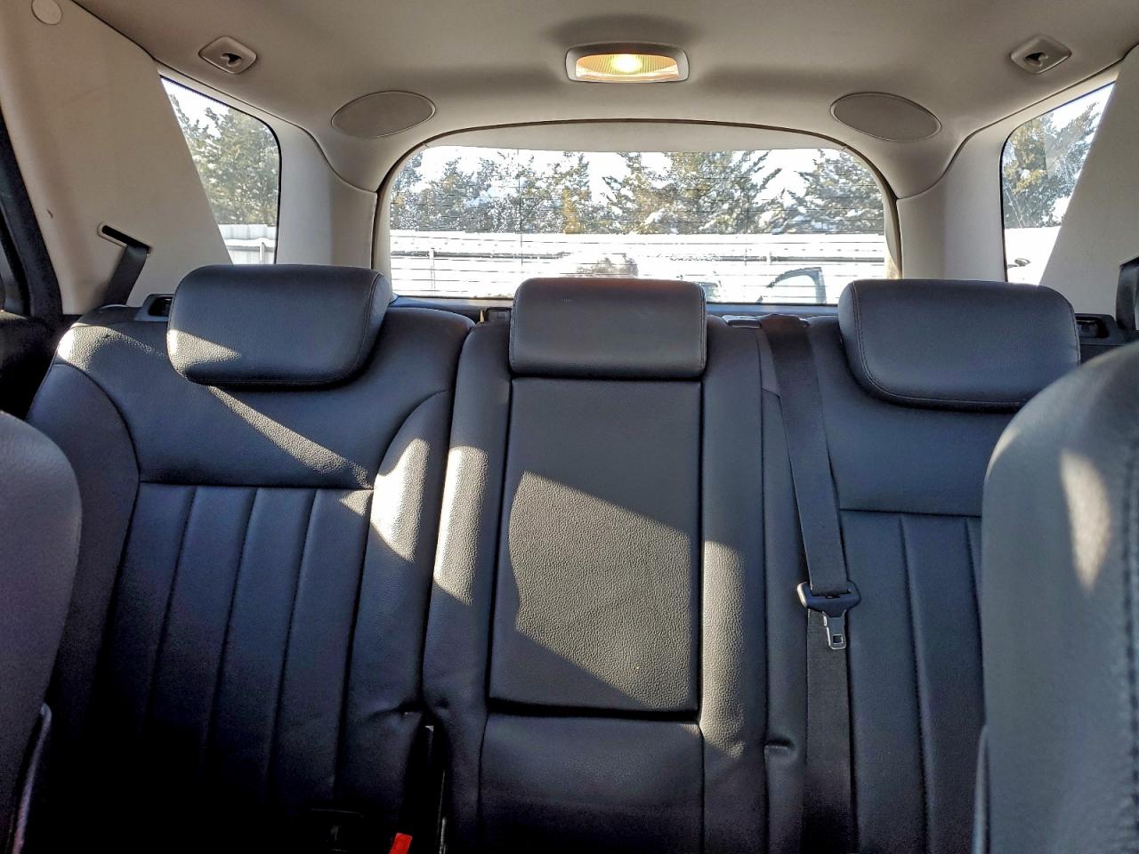 Mercedes-Benz M-Class 350 Image 11