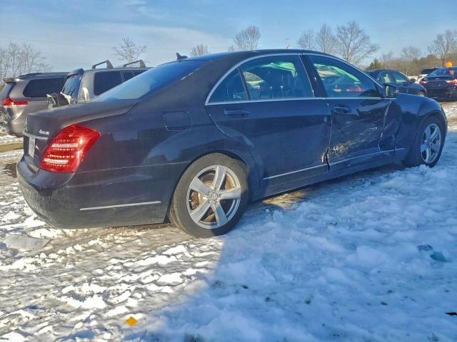 Mercedes-Benz S-Class 550 4matic Image 9